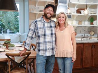 Dave and Jenny Marrs Strike a Pose in a Kitchen